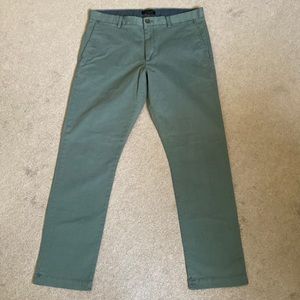 Banana Republic chinos. Color: green Size: 35x32